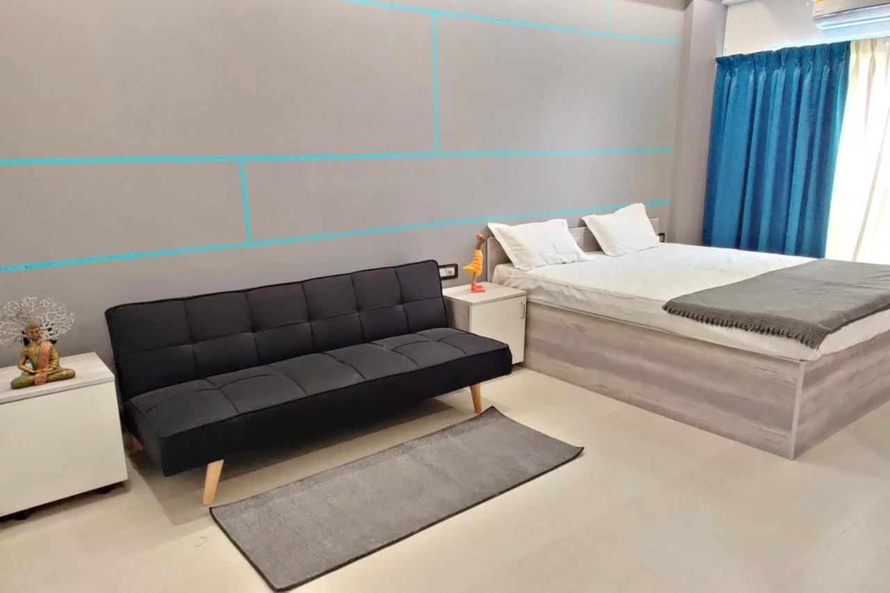 Restel Studio Flats 하이데라바드 외부 사진