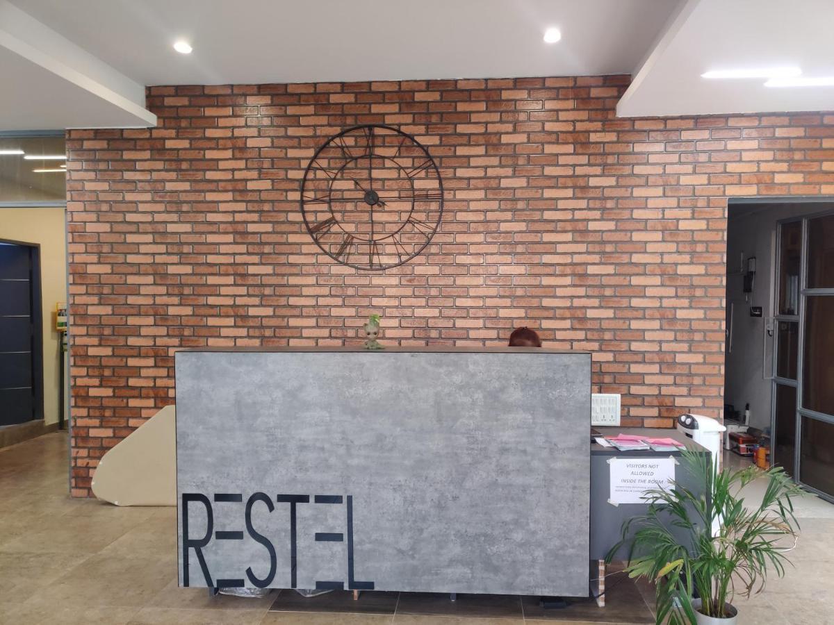 Restel Studio Flats 하이데라바드 외부 사진