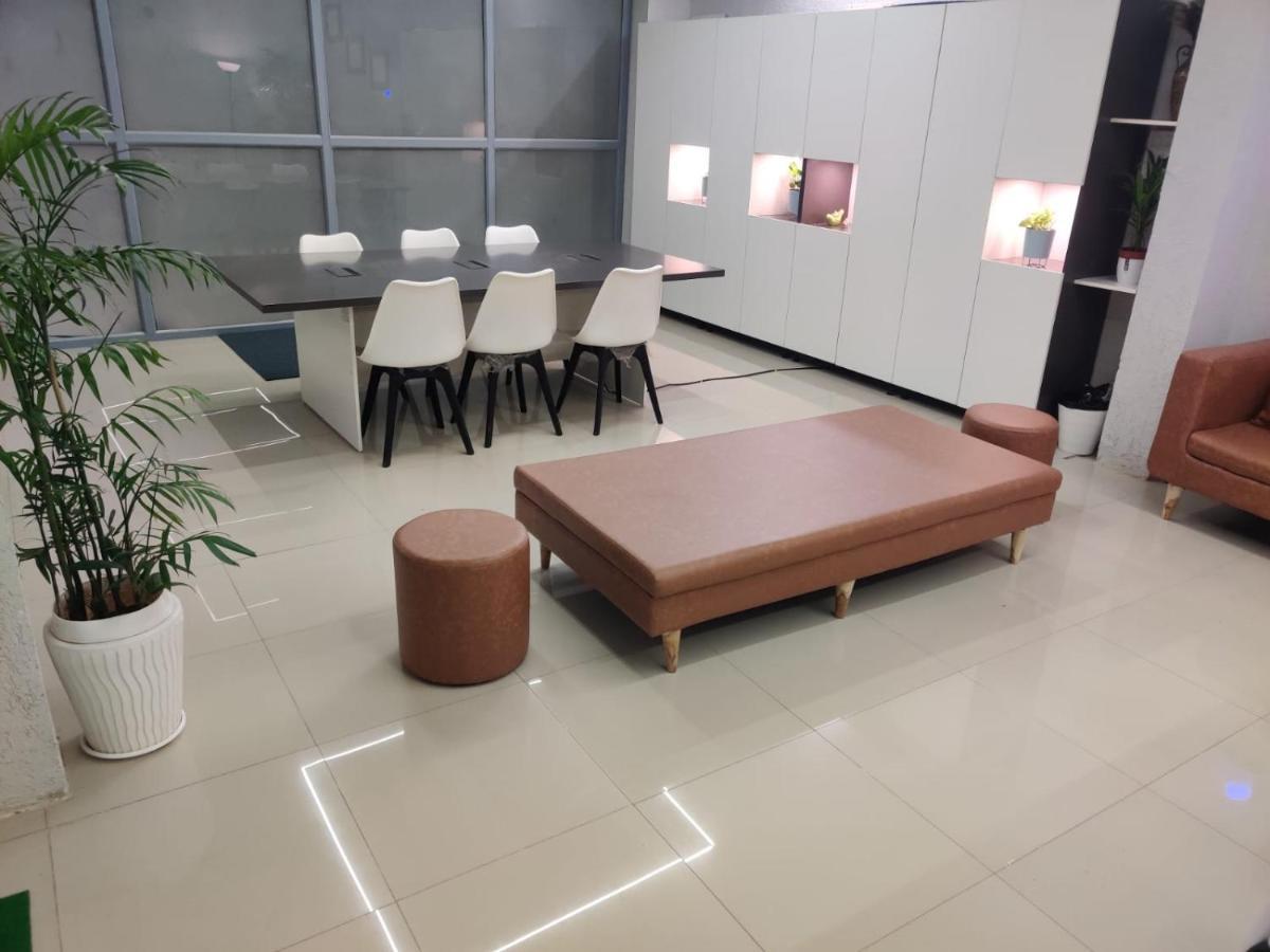Restel Studio Flats 하이데라바드 외부 사진